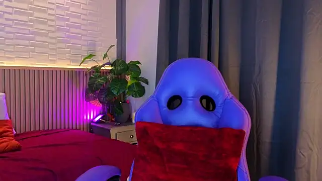 TiffanyWalk online show from November 16, 11:54 am