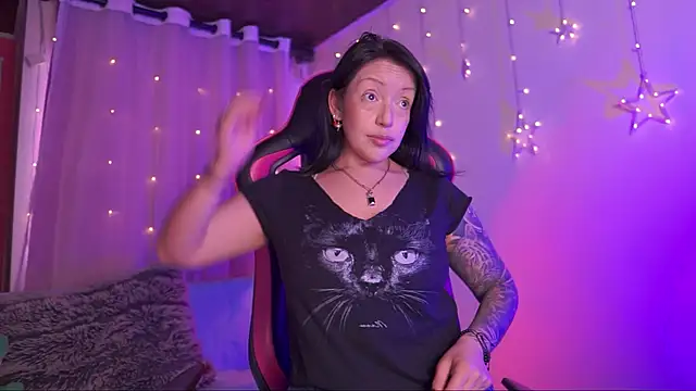 Madison Mayer online show from January 13, 1:37 pm