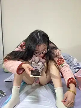 aa520uv online show from December 21, 4:06 am