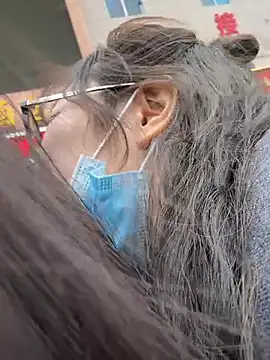 aa520uv online show from March 2, 7:48 am