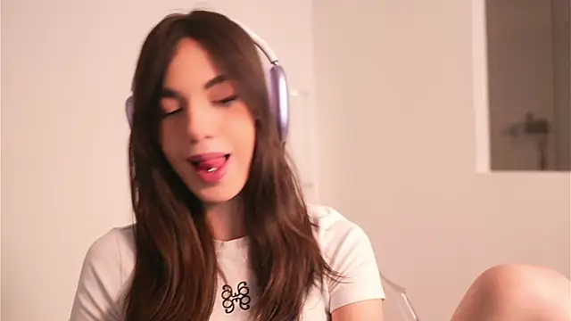 mystica  online show from November 3, 12:20 pm