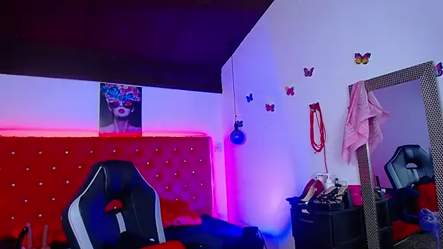 kriss sweetboobs10 online show from November 9, 12:45 pm