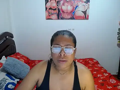 Snapshot of Tu-Reina chatting on October 21, 2:48 am Tu-Reina online show from October 21, 2:48 am