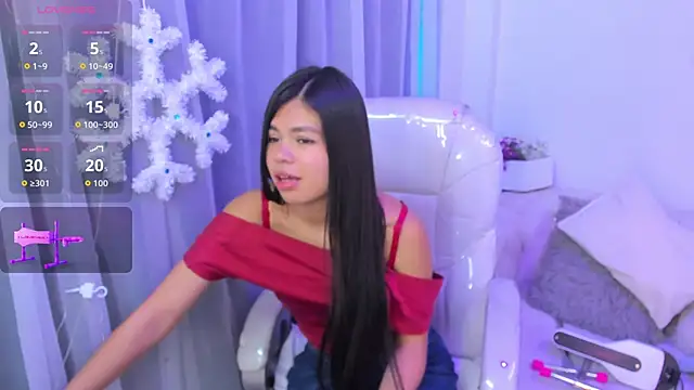 Pretty Johnson  online show from December 16, 11:38 am