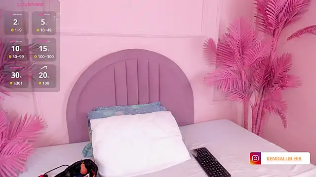 Kendallbleer online show from October 30, 12:06 pm