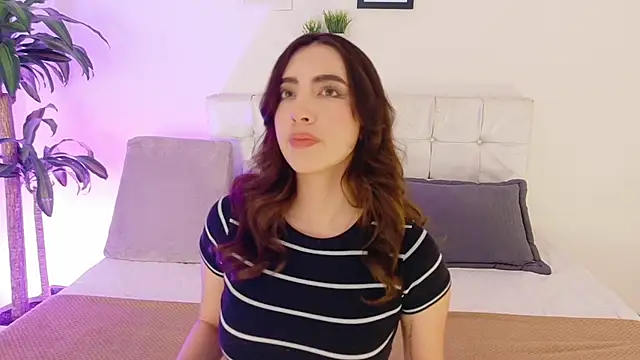 Rebbecawhite meow online show from September 22, 12:47 pm