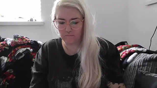 Sizzling Indie36 online show from September 25, 9:30 am