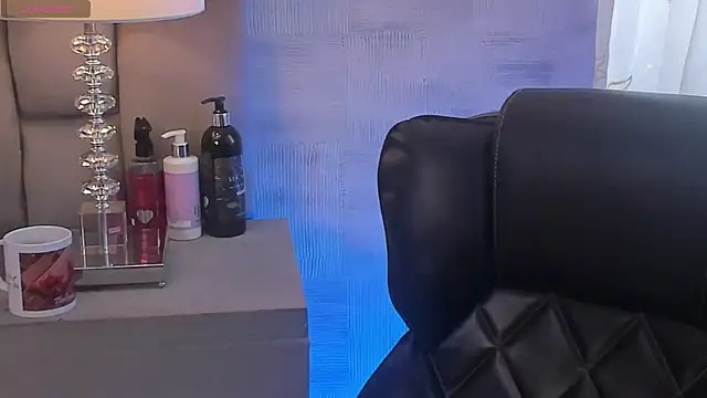 AliceStevens  online show from January 9, 1:26 pm