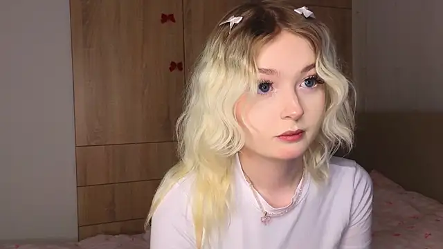 minigirl online show from February 21, 4:08 pm