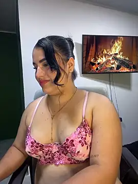 pareja curiosa19 online show from May 15, 10:45 pm