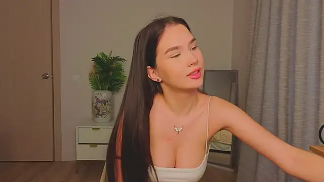 EmiliaDroll online show from December 4, 6:26 am