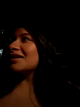 Snapshot of andrea_gomes_ chatting on October 19, 8:16 am andrea gomes online show from October 19, 8:16 am