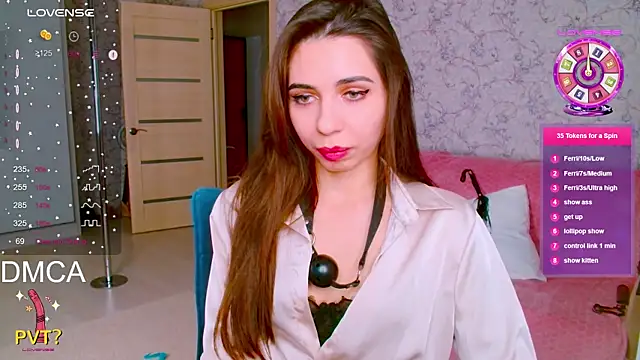 vinkiepinkie online show from October 13, 4:42 pm