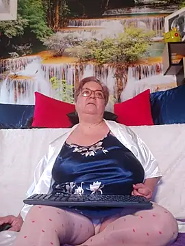 QueenPammy1 online show from February 8, 8:18 am