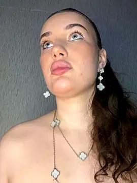 Ariana Sanderss online show from November 30, 6:01 pm