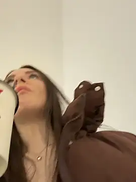 MilaBee online show from April 21, 6:53 am