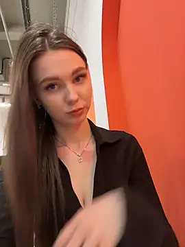 MilaBee online show from April 19, 11:21 am