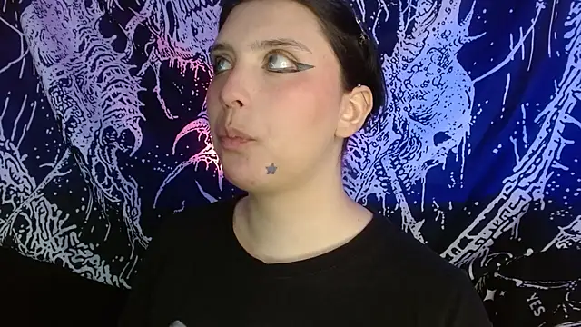 mikaskullcs online show from December 3, 9:50 pm