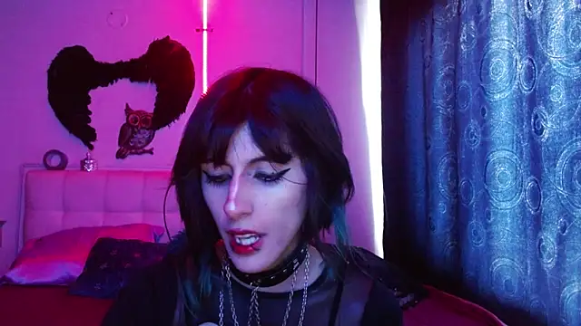 Snapshot of goth_minerva chatting on September 11, 1:55 pm goth minerva online show from September 11, 1:55 pm