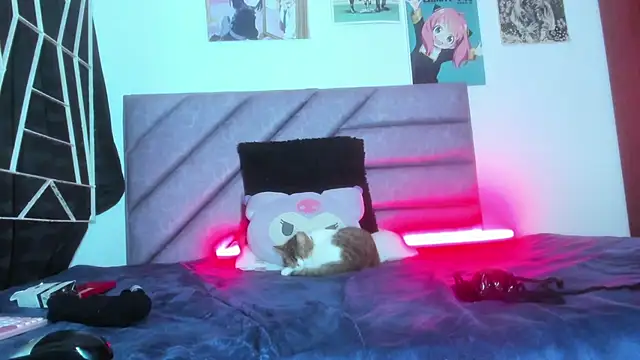 KARINNA  RAVEN online show from November 28, 1:52 am