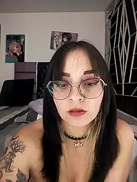 KARINNA  RAVEN online show from March 4, 1:45 am