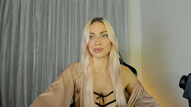  Miss Valentina  online show from April 7, 4:20 pm