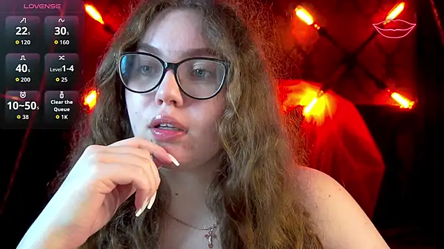 LuxSopphia online show from November 2, 8:23 pm