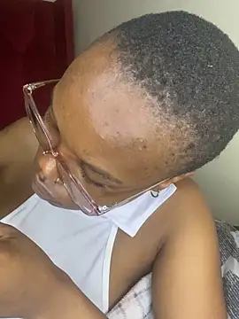 YummyMelanin117 online show from November 11, 10:07 pm