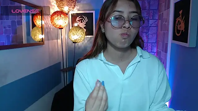 Snapshot of Fiorellaa_delsd chatting on September 23, 3:10 pm Fiorellaa delsd online show from September 23, 3:10 pm