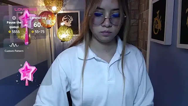 Snapshot of Fiorellaa_delsd chatting on October 10, 3:28 pm Fiorellaa delsd online show from October 10, 3:28 pm