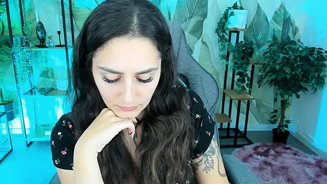 Snapshot of ValeriiMills chatting on October 20, 2:31 pm ValeriiMills online show from October 20, 2:31 pm