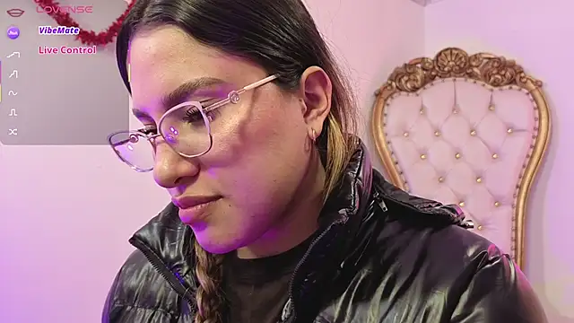 saaya tay online show from November 7, 3:45 am