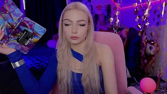 LinaLirian online show from March 21, 8:19 am