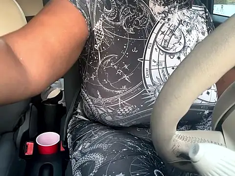 RoyalQueen2u online show from September 20, 11:08 am