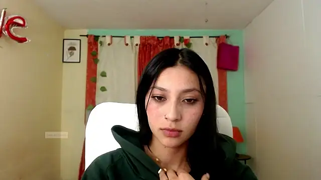 Snapshot of vale_miel chatting on October 19, 1:40 am vale miel online show from October 19, 1:40 am