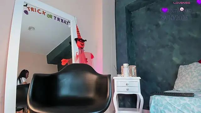 GingerMoon  online show from October 29, 7:27 pm