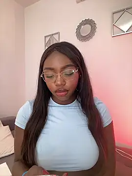 alissradiante1 online show from April 9, 3:31 am