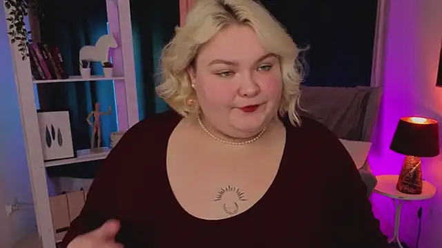 Snapshot of Ellabigbaby chatting on September 28, 11:37 am Ellabigbaby online show from September 28, 11:37 am