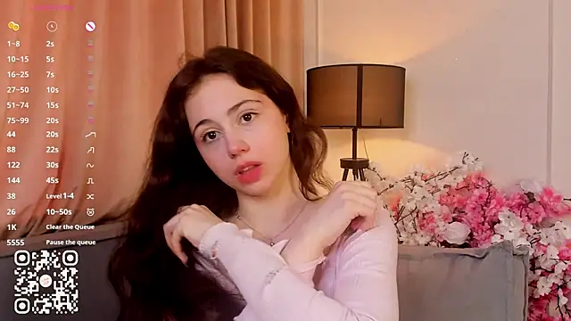 JulianaChapel online show from September 22, 8:46 am