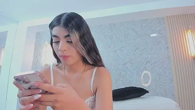 Snapshot of Antonella_west chatting on September 10, 9:59 pm Antonella west online show from September 10, 9:59 pm