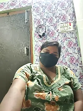 Liyaa 24 online show from April 13, 5:14 pm