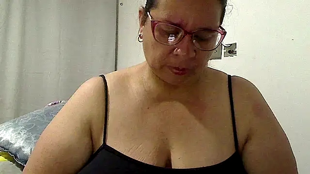 luciana69hot online show from June 3, 11:21 pm