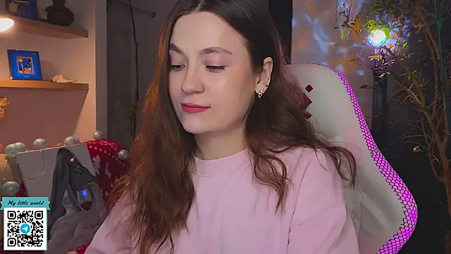 mia here online show from December 15, 11:59 am