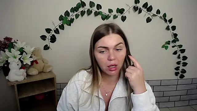 Snapshot of Magic_Katarina_ chatting on October 7, 6:51 am Magic Katarina  online show from October 7, 6:51 am