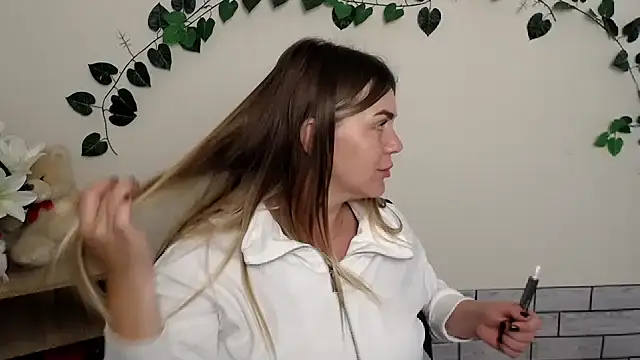 Snapshot of Magic_Katarina_ chatting on October 13, 7:22 am Magic Katarina  online show from October 13, 7:22 am