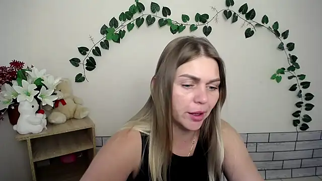 Snapshot of Magic_Katarina_ chatting on September 12, 10:02 am Magic Katarina  online show from September 12, 10:02 am