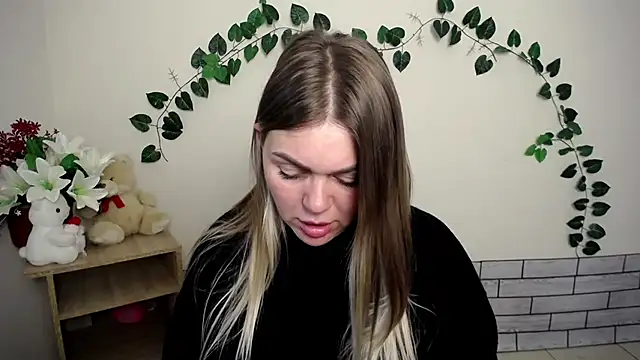 Snapshot of Magic_Katarina_ chatting on October 14, 7:33 am Magic Katarina  online show from October 14, 7:33 am