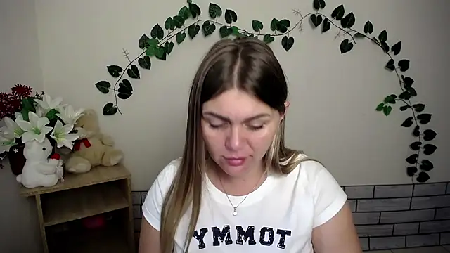 Snapshot of Magic_Katarina_ chatting on September 18, 9:30 am Magic Katarina  online show from September 18, 9:30 am