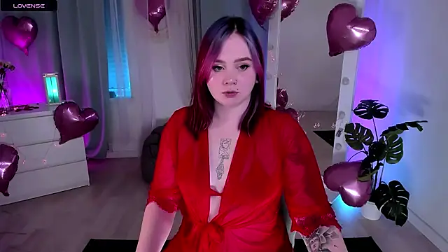 lunaalli online show from February 15, 10:09 pm