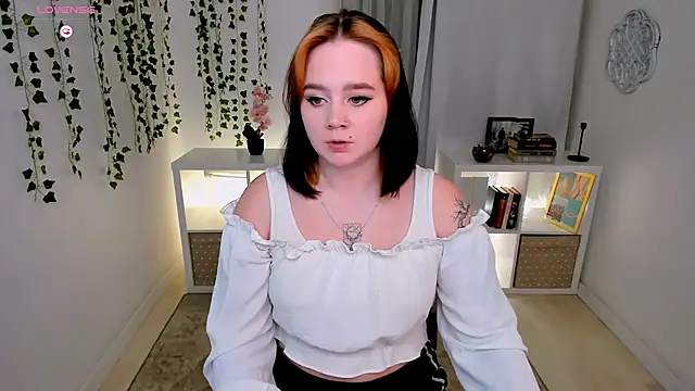 lunaalli online show from September 13, 3:09 pm